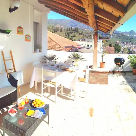Apartment La Terrazza Sulla Baia Di *