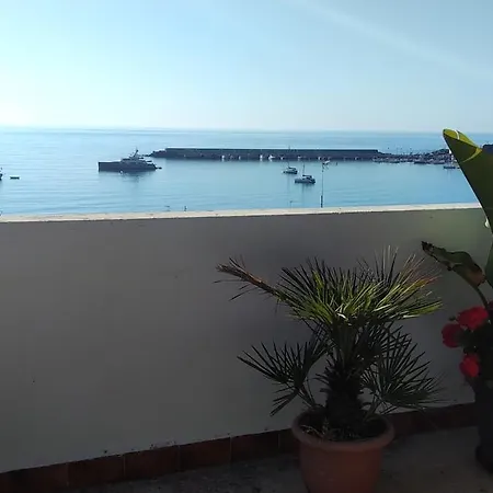 La Terrazza Sulla Baia Di *