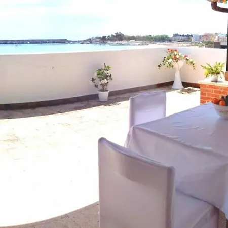 La Terrazza Sulla Baia Di *