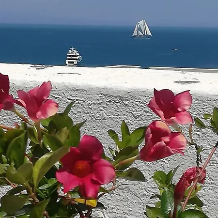 La Terrazza Sulla Baia Di Apartment